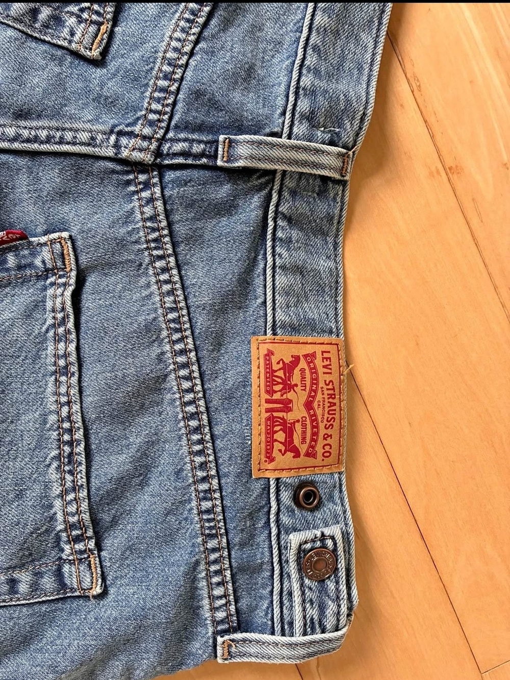 Levi's Women Light Blue Denim Jeans with Signature Leather Patch